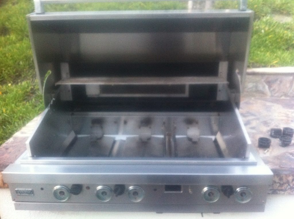 Same Coto de Caza Viking grill after restoration — firebox cleaned, burners serviced